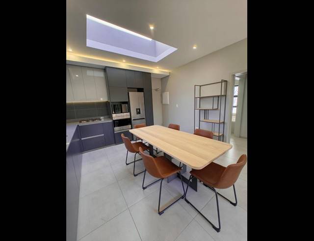 2 BEDROOM APARTMENT FOR SALE IN MENLO PARK